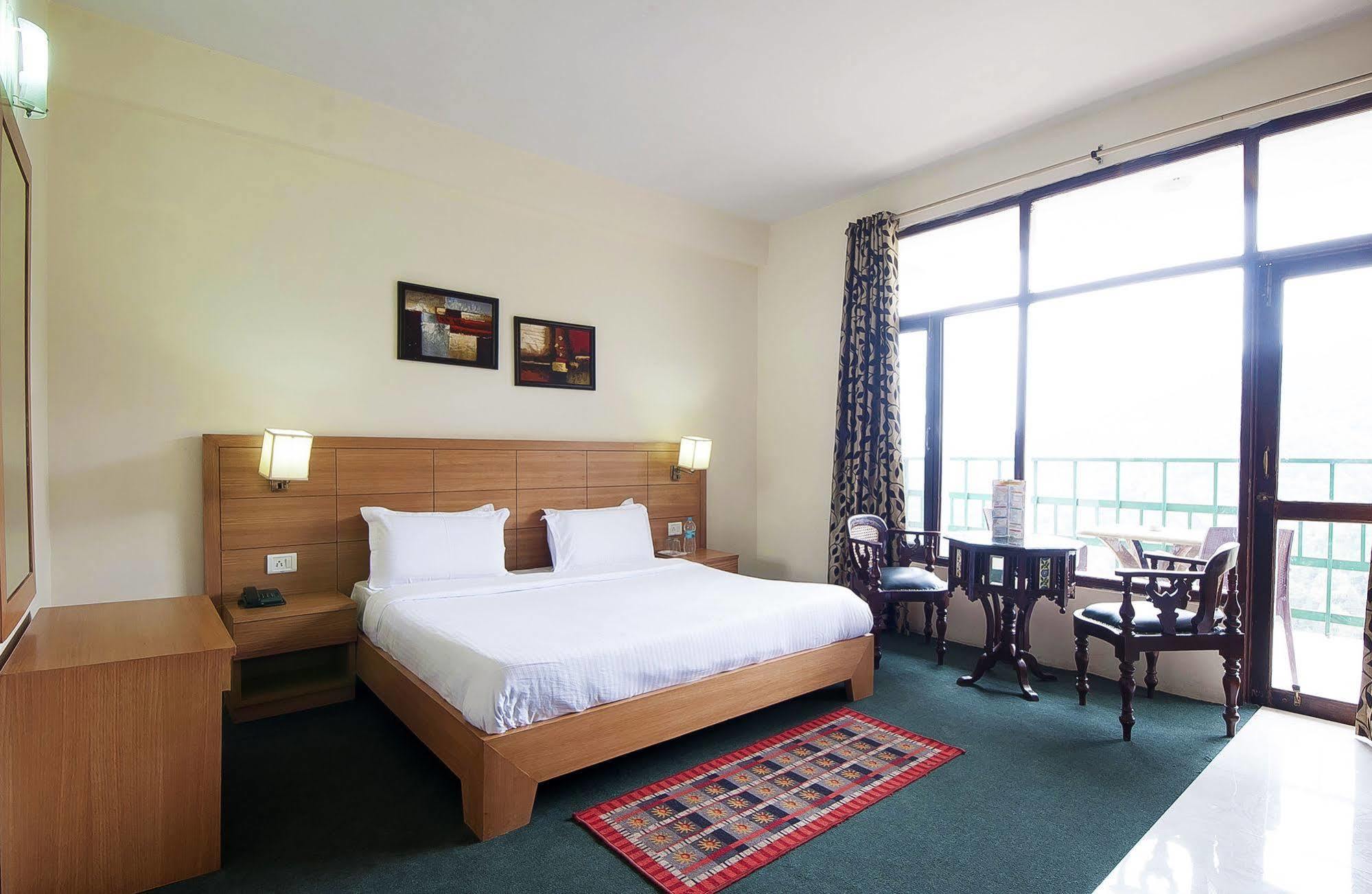 Natureraga Fernhill Resort Chail Zewnętrze zdjęcie