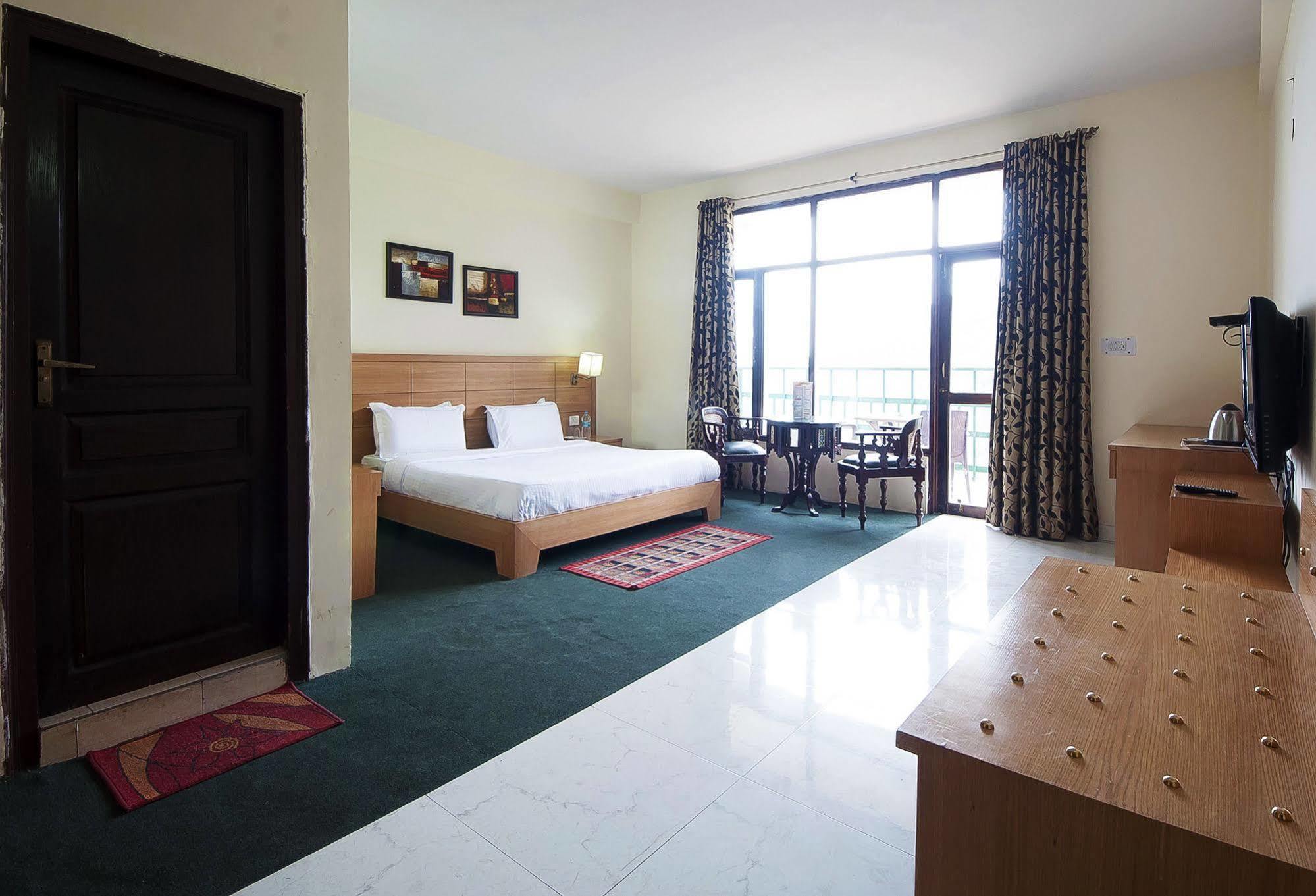 Natureraga Fernhill Resort Chail Zewnętrze zdjęcie